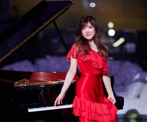 高木里代子　Firstクリスマスディナーショー